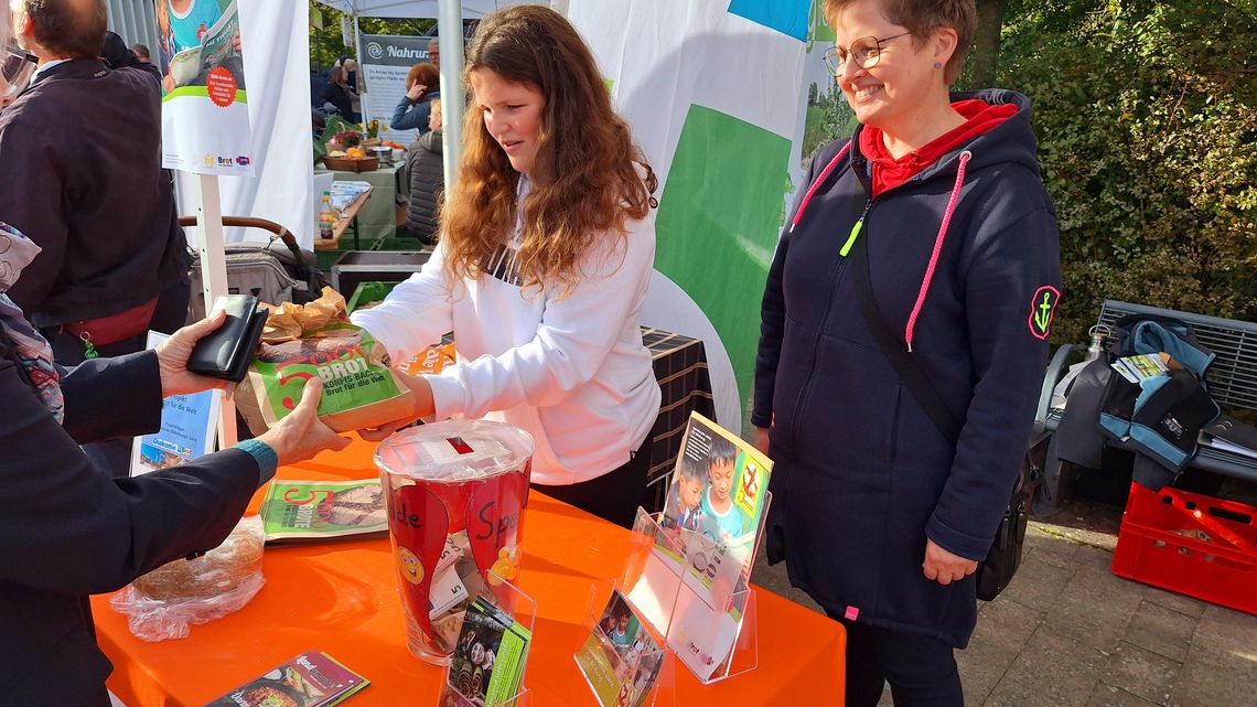 Landeserntedankfest Niedersachsen Stand Brot für die Welt 