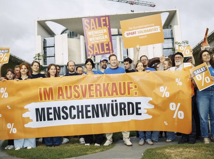 Protest_Menschenwürde im Ausverkauf