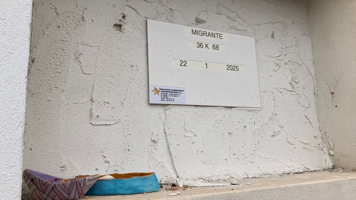 Grabmal am Friedhof in El Pinar (El Hierro)