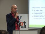 Jürgen Maier vom Forum Umwelt und Entwicklung moderiert durch die Veranstaltung