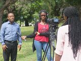 Gemeinsam soll ein kleiner Imagefilm über den YMCA entstehen. Dafür werden Mitarbeitende des YMCA interviewt. Hier findet ein Interview mit dem Exekutive Director des YMCA, Kwabena Nketia Addae, statt.