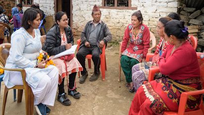 An evaluation team talks to people in Lakuridanda / Nepal about the results of a project of the partner organisation "Rural Reconstruction Nepal". After an earthquake, they received help to maintain their livelihood. (Photo: Thomas Lohnes) An evaluation team talks to people in Lakuridanda / Nepal about the results of a project of the partner organisation "Rural Reconstruction Nepal". After an earthquake, they received help to maintain their livelihood. (Photo: Thomas Lohnes)
