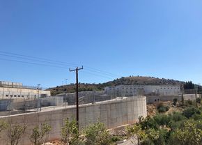 Außenansicht auf das Closed Controlled Access Center auf Kos