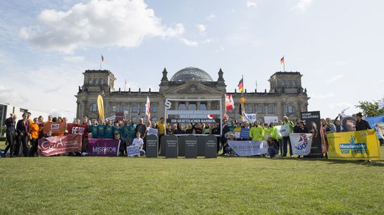 Initiative Lieferkettengesetz Auftakttreffen vorm Bundestag