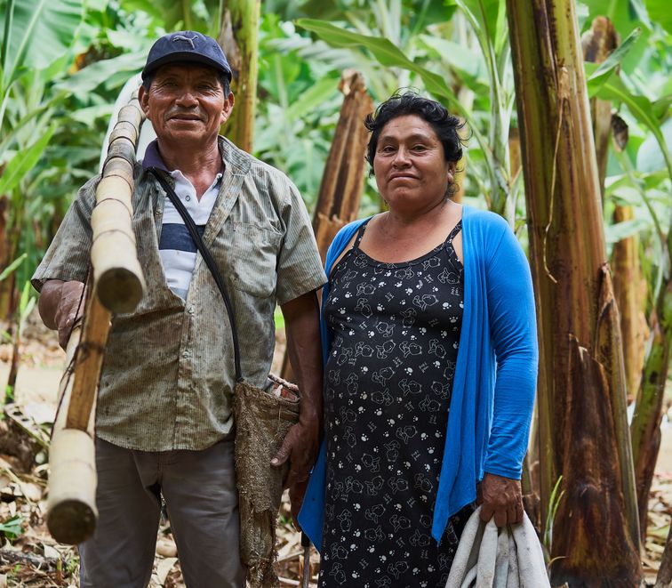 Francisco Imán Vílchez und seine Frau auf ihrer Bananenplantag