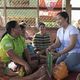 LAOS, Provinz Salavan, ACD Projekt, Dorf Pasing, Frau Enang Khaikeo "Me Noy" gibt einen workshop zum Thema gesunde Ernährung, hier zusammen mit ACD Projektmanagerin Chanmany Tandeng