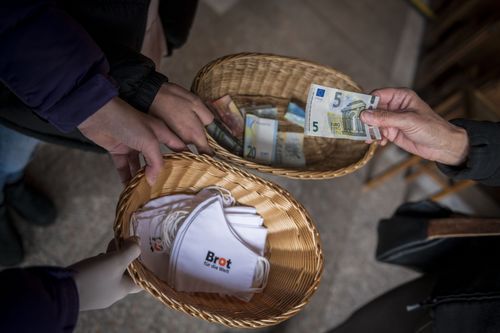 Gottesdienst zur Eröffnung der 62. Spendenaktion Gottesdienst zur Eröffnung der 62. Spendenaktion
