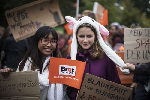 Brot für die Welt am 20.09.2019 beim Klimastreik in Berlin Brot für die Welt am 20.09.2019 beim Klimastreik in Berlin