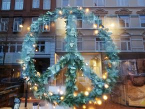Friedenssymbol im Advent