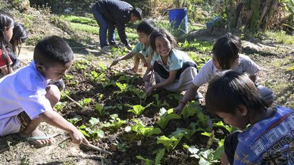 Schule im Dorf Pasing, ACD unterstützt Aufklärung für gesunde Ernährung Gesundheit und Hygiene an Schulen. Projektpartner:  ACD - Association for Community Development