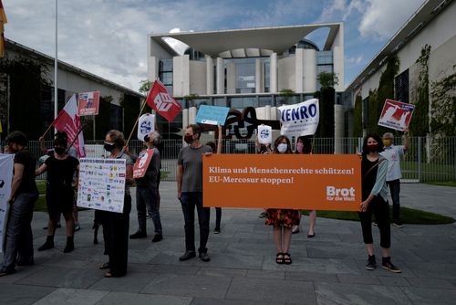 Brot für die Welt bei Demonstration zu EU-Mercusur Abkommen Brot für die Welt bei Demonstration zu EU-Mercusur Abkommen