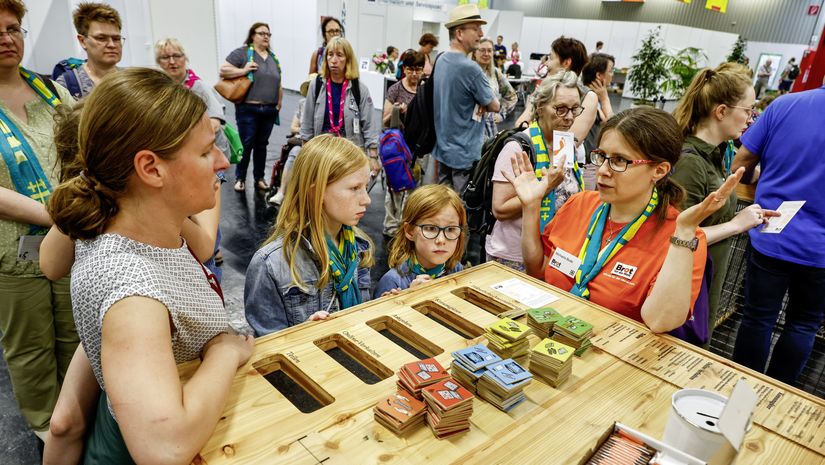 Stand zum ökologischen Fußabdruck auf dem Messestand von Brot für die Welt 