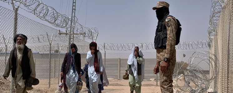 Die meisten afghanischen Flüchtlinge suchen in Pakistan Schutz ‒ viele von ihnen passieren dabei die Grenze in Nähe der Stadt Chaman.