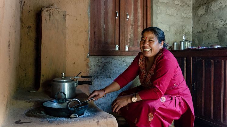 Kochen am energiesparenden Herd in Nepal Kochen am energiesparenden Herd
