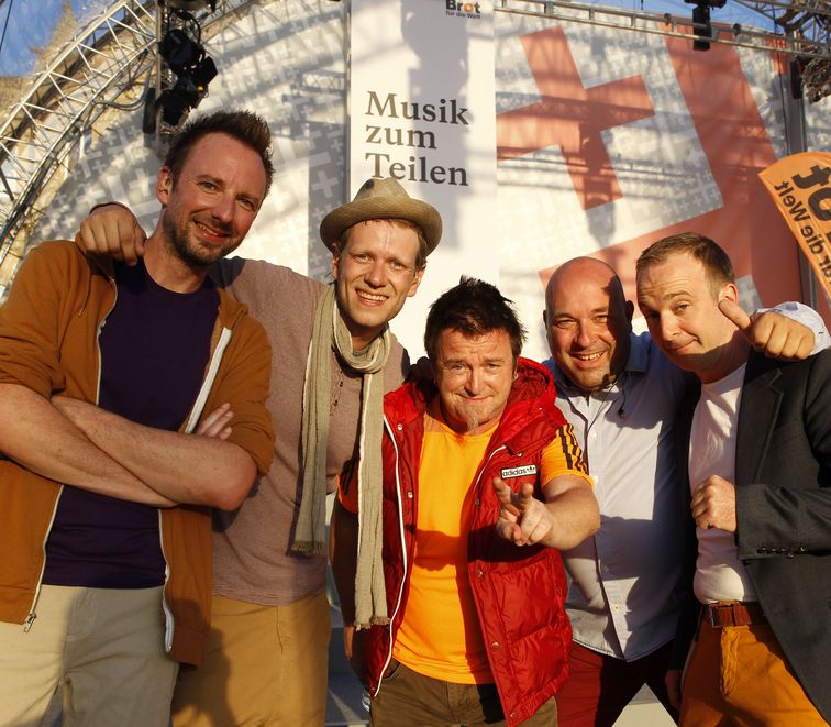 Open-Air-Konzert der schwäbischen A-cappella-Band "Füenf" auf dem Evangelischer Kirchentag in Stuttgart. Die Band "Füenf" unterstützt die Aktion "Musik zum teilen" von Brot für die Welt.