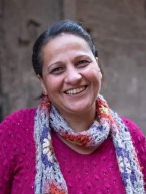 Mona Refat (38) arbeitet als Sozialarbeiterin für BLESS.