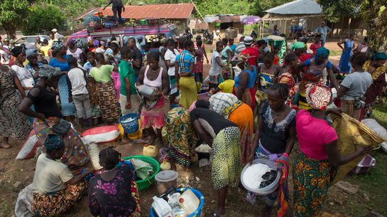 Eigentlich ein typisches Bild: Reger Handel auf einem Wochenmarkt in Sierra Leone