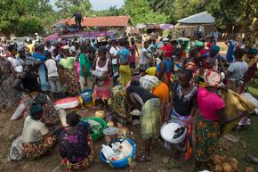 Eigentlich ein typisches Bild: Reger Handel auf einem Wochenmarkt in Sierra Leone