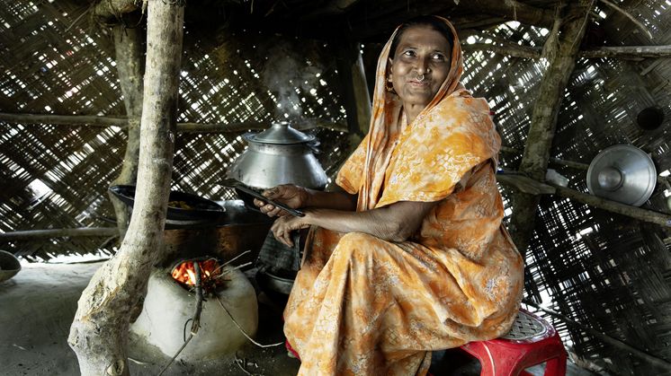Energieeffizienter Herd im Projektgebiet von CCBD Energieeffiziente Kochherde in Bangladesch