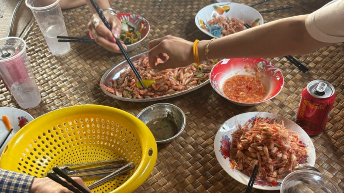 Mittagessen in Kampong Phluk