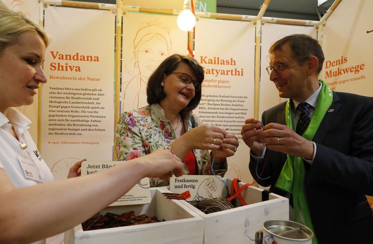 Stand von Brot für die Welt auf dem Kirchentag 2019