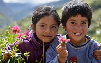 Arasely (6) und Haniel Soto (6), Quivilla, Provinz Huanuco, Peru; Foto: Florian KoppProject:DIACONIA