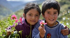 Arasely (6) und Haniel Soto (6), Quivilla, Provinz Huanuco, Peru; Foto: Florian KoppProject:DIACONIA