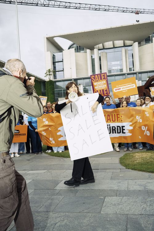 Protest_Menschenwürde im Ausverkauf