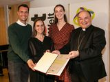 Preisträger*innen Katholische Fachstelle für Jugendarbeit Westerwald/ Rhein-Lahn mit Augsburger Bischof Dr. Bertram Meier