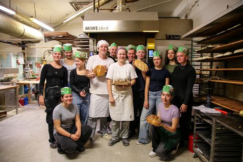 Jubiläumsjahr 2024 - 10 Jahre „5000 Brote – Konfis backen Brot für die Welt“ Jubiläumsjahr 2024 - 10 Jahre „5000 Brote – Konfis backen Brot für die Welt“