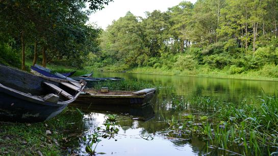 Fischerboot am Fluß