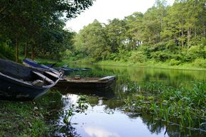 Fischerboot am Fluß