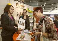 Gespräch an Infostand