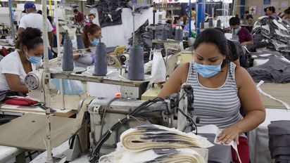 Näherinnen in einer Textilfabrik in Nicaragua