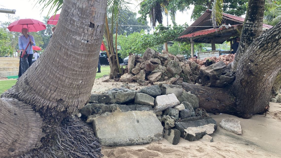 Ein Schutzwall gegen das ansteigende Meer in Palau