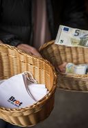 Das evangelische Hilfswerk Brot für die Welt eroeffnet am Sonntag 29.11.2020, dem ersten Advent seine bundesweite Spendenaktion mit einem Fernseh-Gottesdienst in der Gedaechtniskirche der Protestation in Speyer unter dem Motto „Kindern Zukunft schenken“. Die Ministerpräsidentin von Rheinland-Pfalz, Malu Dreyer, spracht ein Grußwort. Jedes Kind hat das Recht auf Kindheit!“, lautet eine der wichtigsten Botschaften zur 62. Spendenaktion. In der Corona-Krise sind gerade Kinder und Jugendliche von den schwerwiegenden Folgen betroffen.